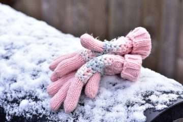 crochet baby gloves