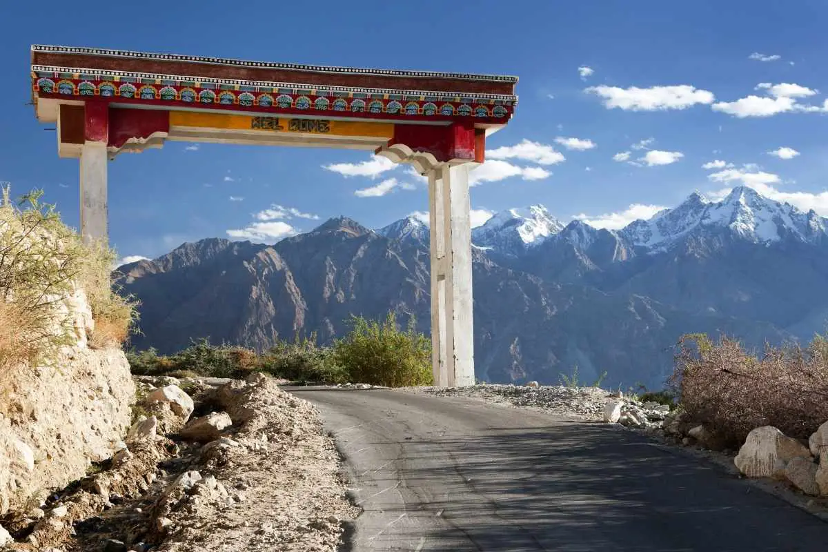 Entrance Samstanling Monastery