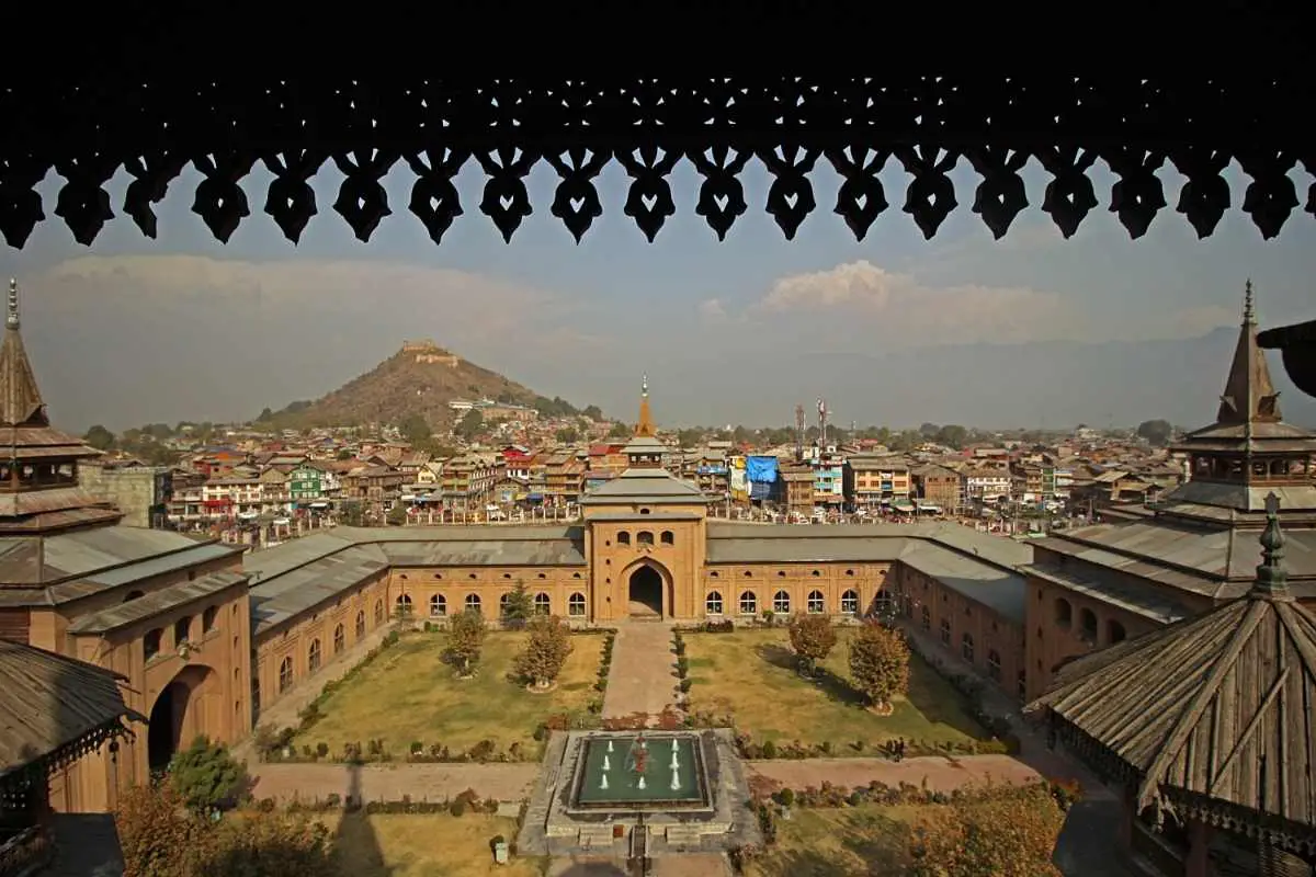 जामिया मस्जिद - भव्य मस्जिद - श्रीनगर