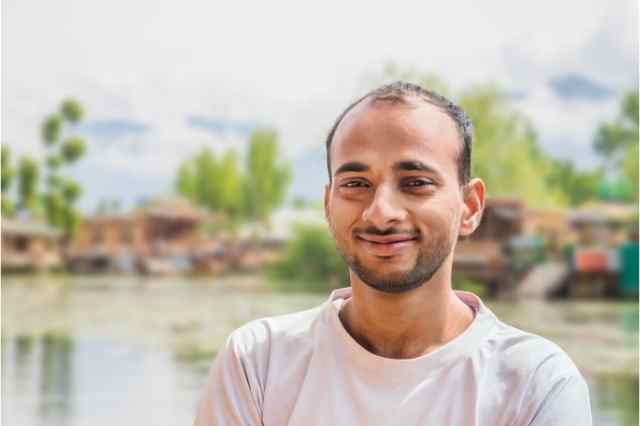 श्रीनगर में पोर्ट्रेट मुस्लिम मैन