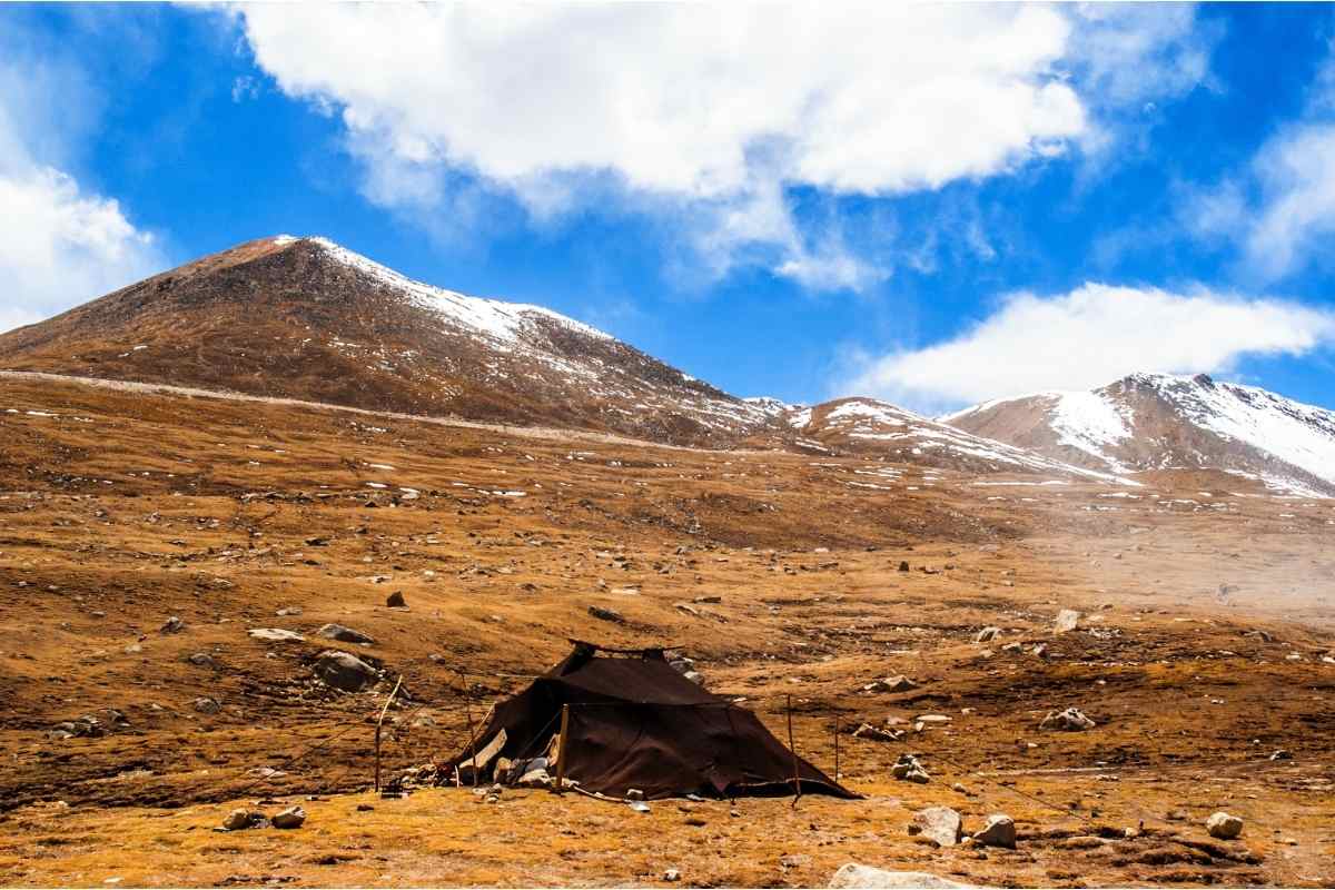 Tibetan plateau - Nomads tent