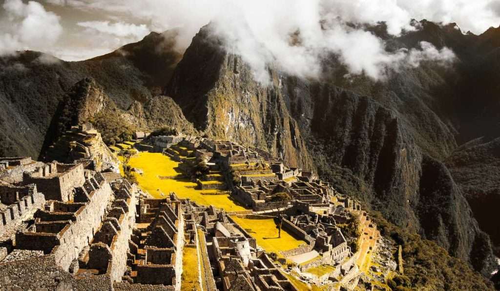 Machu Picchu - Ruins of the Inca Empire